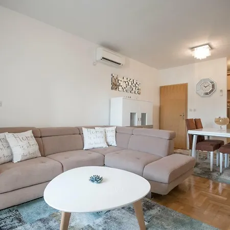 Comfortable Cozy * ספליט