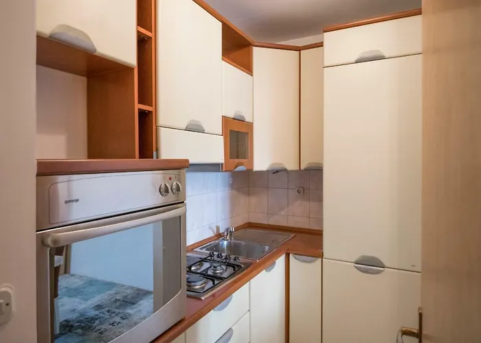 Comfortable Cozy Split